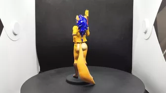 Carmelita figure