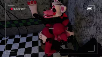 mangle finds foxy alone and horny