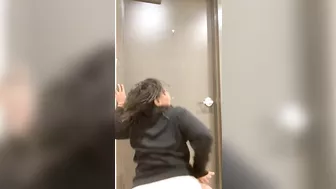 EBONY GODDESS TWERKS THRU WEDGY AT WORK