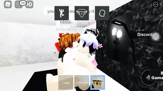 Sex cookie tug of war in Roblox