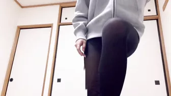 【個人撮影】素人カップル 黒タイツで足コキしてみた Japanese Hentai Amateur Couple I gave her a foot job in black tights.