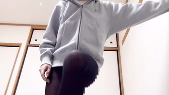 【個人撮影】素人カップル 黒タイツで足コキしてみた Japanese Hentai Amateur Couple I gave her a foot job in black tights.