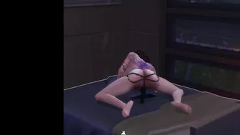 SIMS 4 - HOT BRUNETTE PILLOW HUMPING AND JACKING OFF STRAP ON